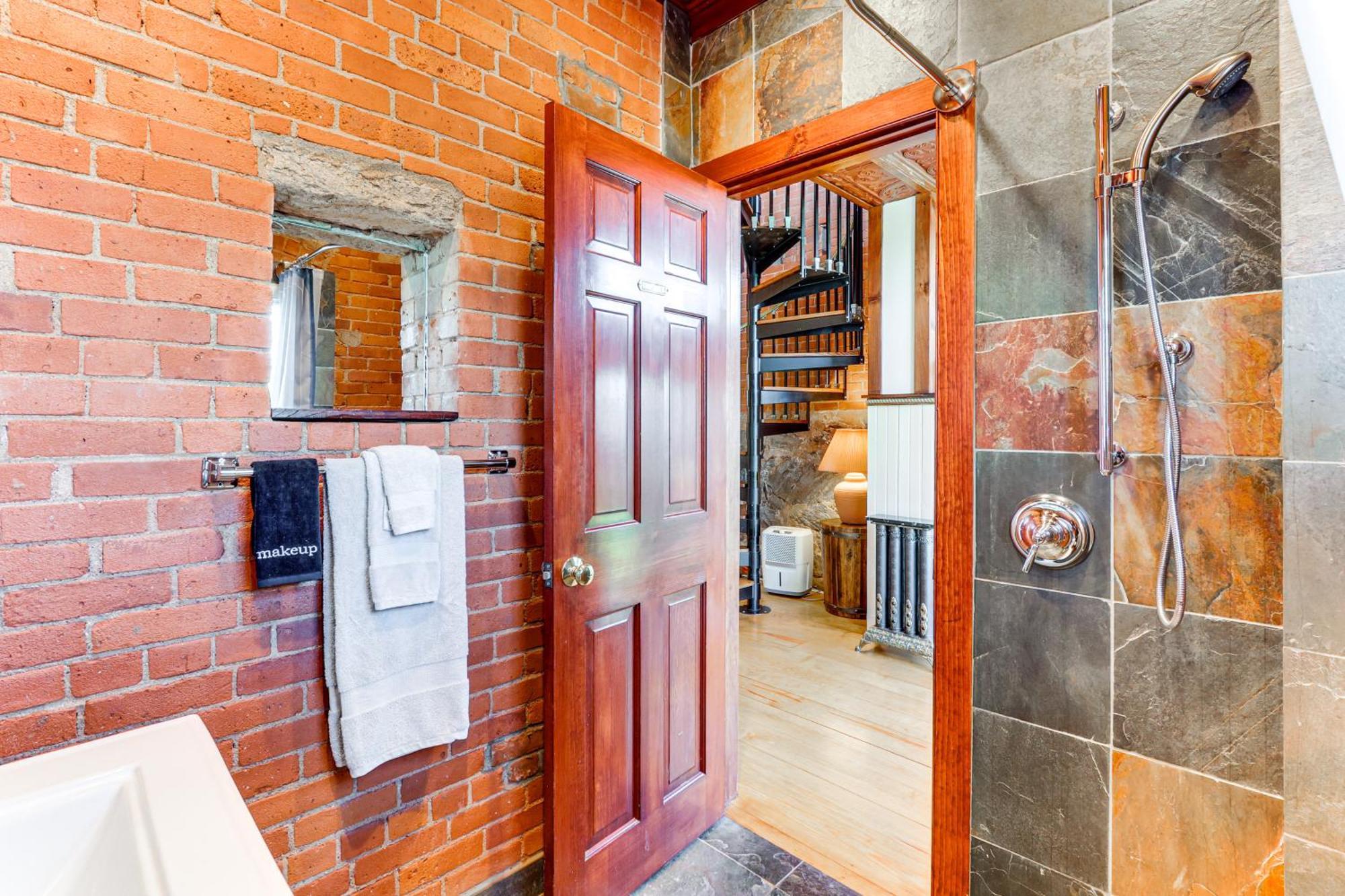 Downtown Essex Apartment - Steps To River! Exterior foto